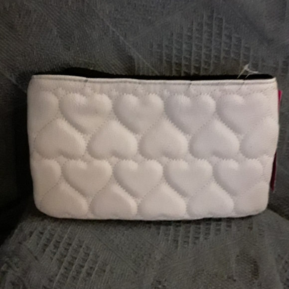 NWT Betsey Johnson BOW CLUTCH/WRISTLET
